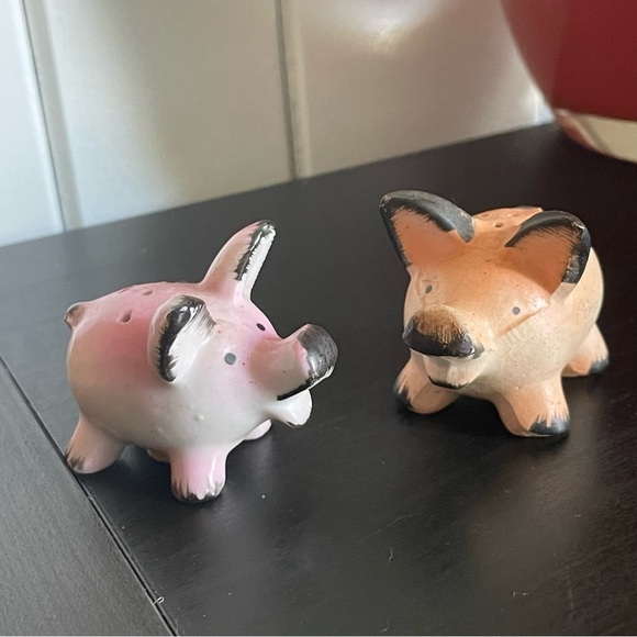$5 DEAL Pig Salt & Pepper Shaker Set Vintage Retro Pink Peach Unique - Picture 5 of 5